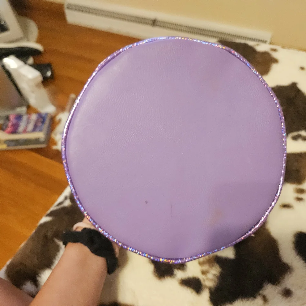 Stuff Metallic Round Glam Bag